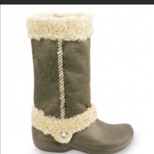 Crocs winter boots size 8